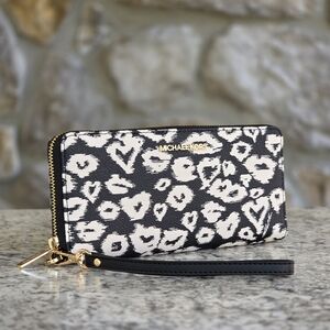 Michael Kors Jet Set Continental Wristlet Wallet